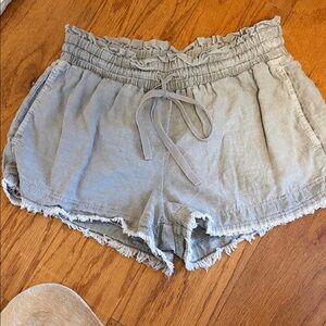 Bella Dahl High Waist Light Gray Frayed Shorts